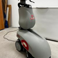 Lavasciuga pavimenti a batteria Vispa 35B Comac