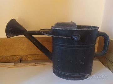 Annaffiatoio in metallo anni '20.