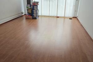 Locale pressi Viale Aldo Moro