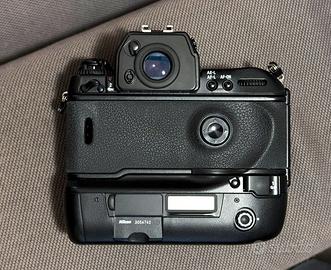 Nikon F5 Nital come nuova con imballi originali ma