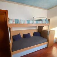 Letto a castello con scala a cubi