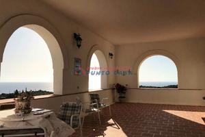 PANTELLERIA-Villa con 2 unità abitative vista mare