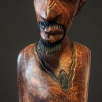 Busto in legno arte etnica