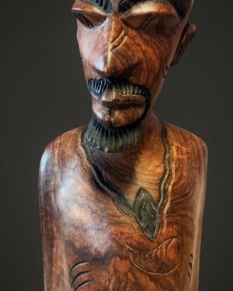 Busto in legno arte etnica