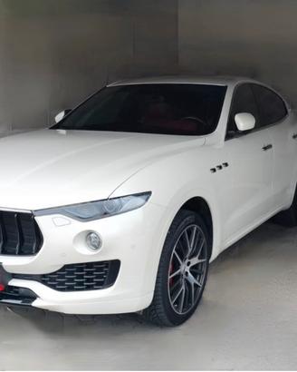 Maserati levante 275 cv full opnional