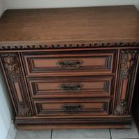 Comodini in legno con 3 cassetti