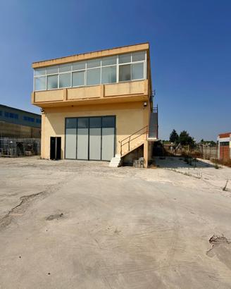 Capannone + nr. 2 Appartamenti in Rent to buy