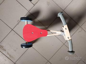 Triciclo senza pedali