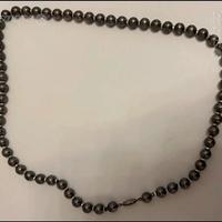 Collana di perle nere