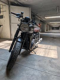 street twin praticamente nuova