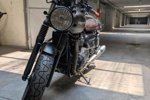 street twin praticamente nuova