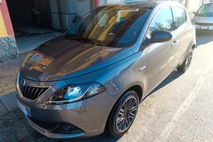Lancia Ypsilon 1.0 S&S Hybrid Gold --6000 km--