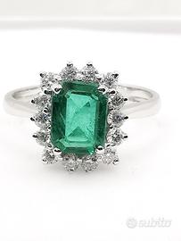 Anello Oro Bianco 18 KT con Diamanti e Smeraldo 