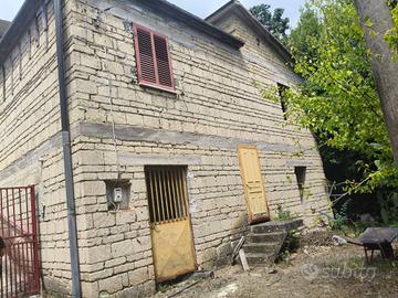 Casa indipendente di 125 m² con più di 5 locali a 