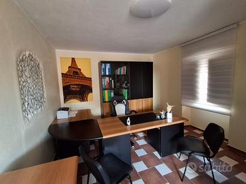 Stanza con bagno uso Ufficio