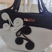 borsa interamente creata a mano