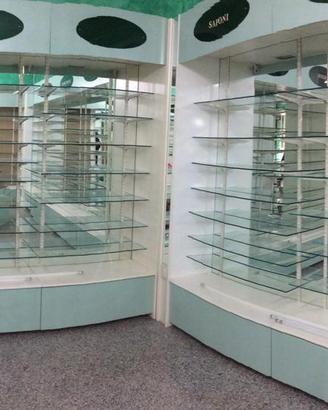 ARREDAMENTO PER PROFUMERIA E IGENICA