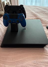 PS4 1TB + 2 Controller Originali + Base OVIO