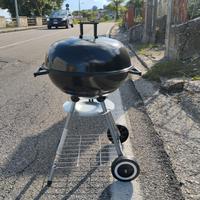 Barbecue esterno a carbonella