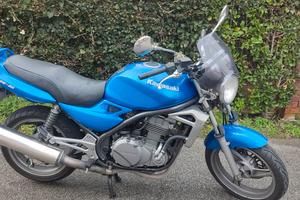 Moto Kawasaki Er 5