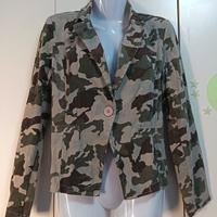 Giacca mimetica modello skinny taglia M.