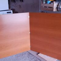 Tavolo apribile in legno per cucina o soggiorno.