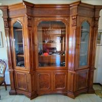 Credenza cristalliera d'arte
