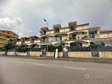 VILLA A SCHIERA A ACERRA