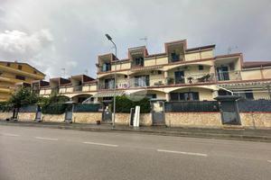 VILLA A SCHIERA A ACERRA