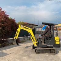 E139 Mini escavatore 17 q Yanmar B17
