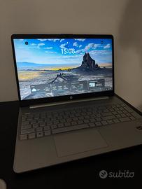 PC portatile HP Ryzen 5 / 8GB RAM / SSD 512GB