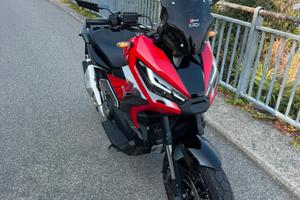 Xadv 750