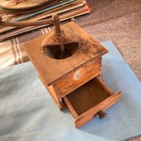 Antico Macinacaffè Francese  ‘800 – Legno e Ghisa