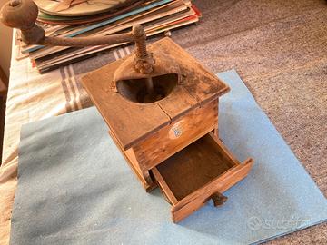 Antico Macinacaffè Francese  ‘800 – Legno e Ghisa