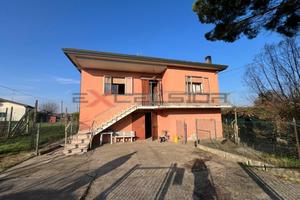 ROTTANOVA - CASA SINGOLA CON AMPIO SCOPERTO