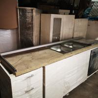 cucina completa di forno e piano ad induzione 