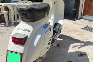 Vespa 50 Special bianca