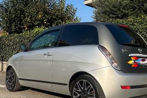 Lancia Ypsilon momo design