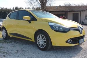 RENAULT Clio 1.2 75CV 5 porte Costume National