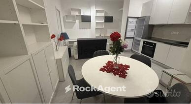 MILANO - BANDE NERE - BILOCALE CON BACONE