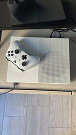Xbox One X con giochi