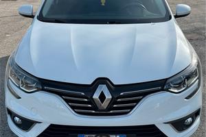 RENAULT MEGANE 4 Berlina