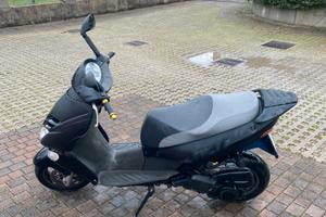 Scooter 125 aprilia leonardo