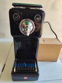 Macchina del caffè Illy NUOVA