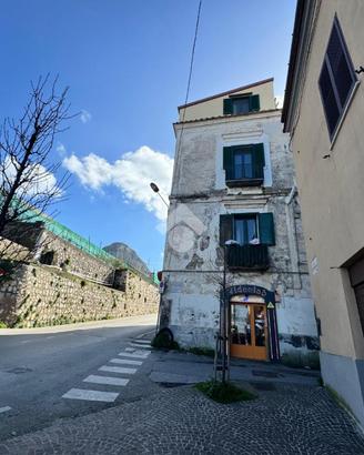 4 LOCALI A PIANO DI SORRENTO