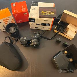 Sony A6000 3.468 scatti + 2 obiettivi e accessori