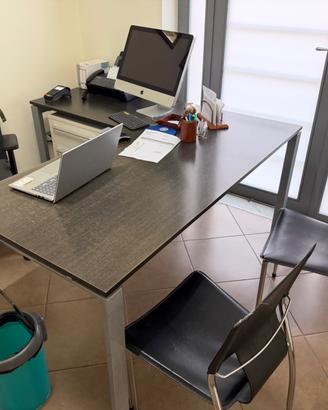 Mobili ufficio e sala di attesa