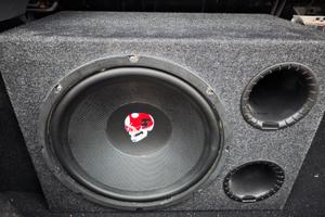 Subwoofer e amplificatore killer line auto