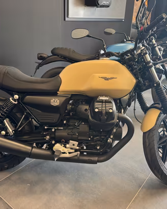 Moto Guzzi V7 Stone