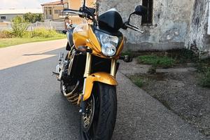 moto hornet 600